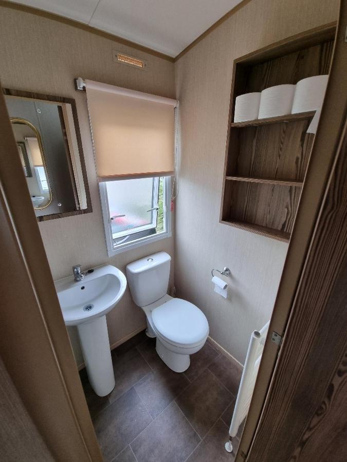Willow-Static Caravan On Holiday Park Near Margate, Kent Hotel Birchington-on-Sea Bagian luar foto
