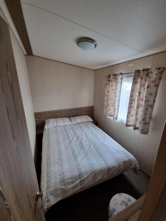 Willow-Static Caravan On Holiday Park Near Margate, Kent Hotel Birchington-on-Sea Bagian luar foto