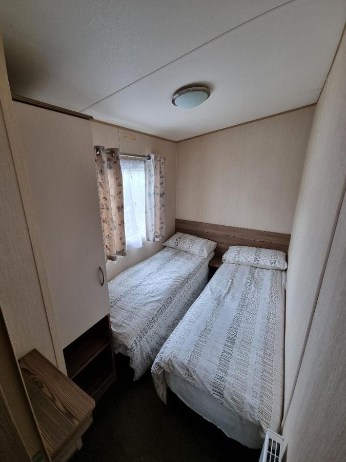 Willow-Static Caravan On Holiday Park Near Margate, Kent Hotel Birchington-on-Sea Bagian luar foto